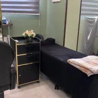 نیازمند مژه کار حرفه ای و هیر کات و کف سابی
