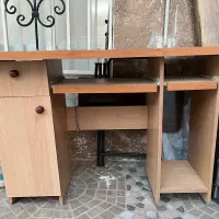 میز تحریر کاملا سالم