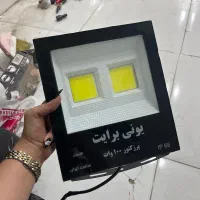 پروژکتور ۱۰۰wدر حد نو