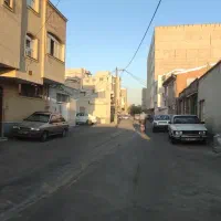 فروش-حیاط-سه-طبقه-در-بهار