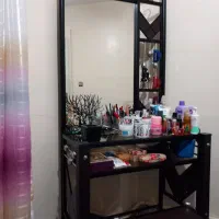 تخت دونفره همراه میز آرایشی