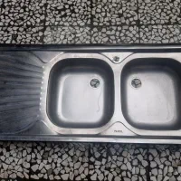 سینک ظرفشویی تمیز