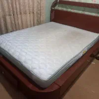 تخت دو نفره چوب  و میز آرایش