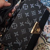 کیف چرم زنانه متوسط و متناسب با کیفیت خیلی خوب