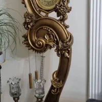 ساعت چوبی ورق طلا ایستاده
