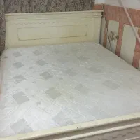 تخت خواب دونفره با میز