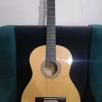 گیتار آریا در حد نو