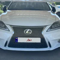 لکسوس آی اس ۳۰۰