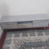 میز تلفزیون و قالی ۹ متری