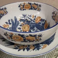 تعدادی ظروف سرو و پذیرایی