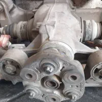 چراغ جلو بنز ، اکسل عقب بی ام و