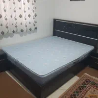 تخت دو نفره و صندلی کودک