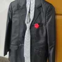 کت و شلوار وپیراهن و کرابات باهم