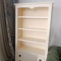کافی بار  ویترین کتابخانه
