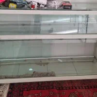 ویترین پیشخوان مغازه