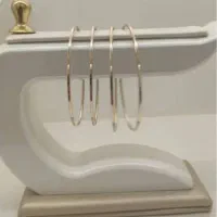 دو عدد النگوی گم شده