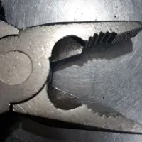 انبر دست پیدا شده