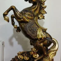 فروش یک عدداسب تزئینی پلیسترماندگاری رنگ بسیارزیبا