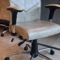 صندلی اداری باکیفیت و شیک بدون ایراد در حد نو