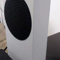 xbox s s دو دسته همراه کارتن و بازی و استند شارژ