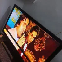 تلویزیون ۵۰ اینج