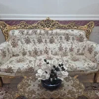 یک دست مبل سلطنتی