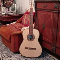 گیتار کلاسیک دستساز