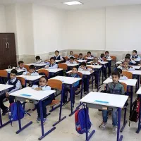 جویای کار در مدرسه غیرانتفاعی
