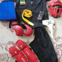 لباس دفاع شخصی با تمام ابزار و ادوات