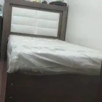 تخت mdf  و تشک رویا در حد نو