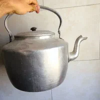 کتری روحی بزرگ و درحد نو ظرفیت 10 الی 12 لیتر