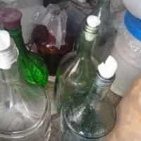 چند عدد شیشه اب گور