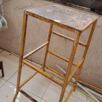 چهارپایه اهنی