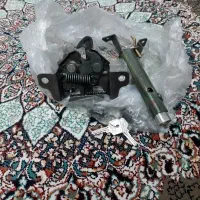 قفل درب موتور ماشین