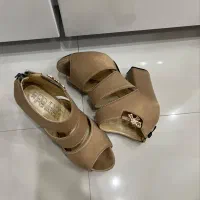 تعدادی کفش ،صندل و کالج در حد نو