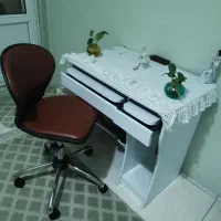 میز تحریر کامپیوتر با صندلی مارک نیلپر