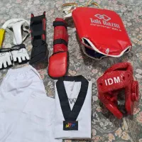 هوگو ولباس تکواندو کامل وتمیز