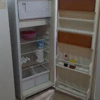 دوعدد یخچال ۱۰ و ۱۲ فوت درحدنو..