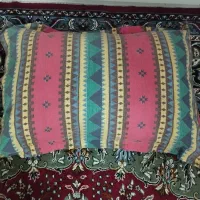 یک عدد بالش و پتوی مسافرتی