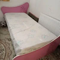 دو عدد تختخواب یک نفره