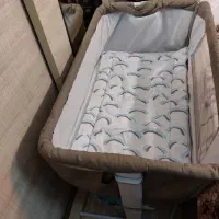 تخت کنار مادر ویرا