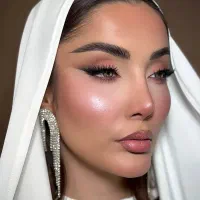 دستیار میکاپ