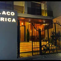 استخدام نیروی کار کافه لاکوریکا