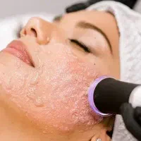 جوانسازی پوست بدون جراحی با پلاژن تراپی تخفیف ویژه
