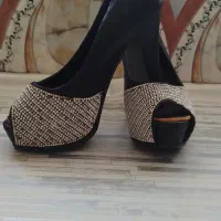 کفش پاشنه بلند نگین دار