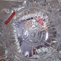 ظرف پایه دار