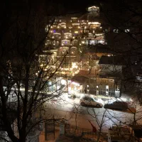 کمک اشپز و قلیون زن.کارگر ساده