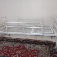 تخت بیمارستانی