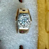 الماس اصل نزدیک به یک قیراط