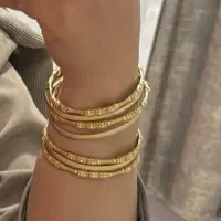 39/5النگوصدبالای تابلو